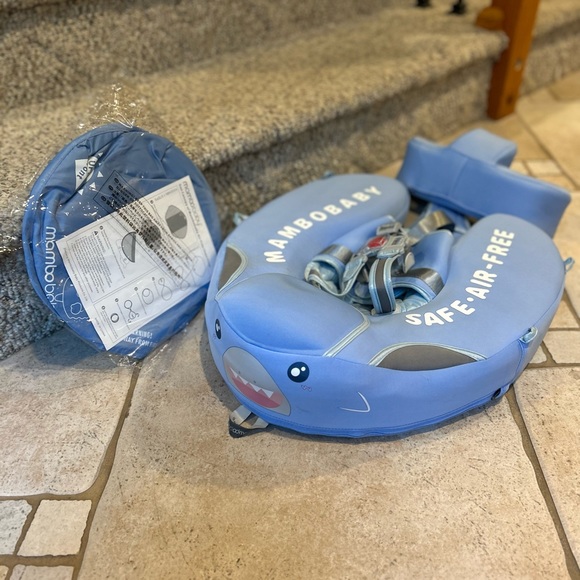 Mambobaby float with canopy - Picture 4 of 4